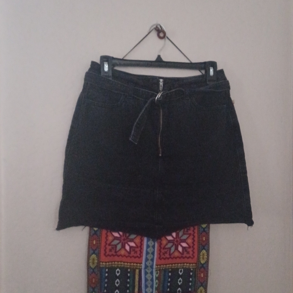 - Hollister  skirts